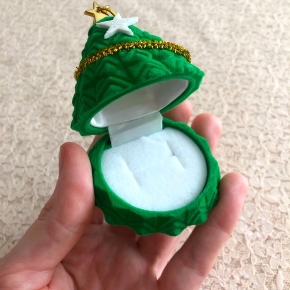 Ring Box Christmas Tree ๐ ๐ NWT - Picture 1 of 7